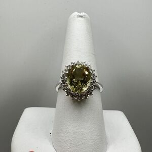 NWOT 9x11mm oval cut Lemon Quartz w/ halo of cz diamonds, set in 925 ring!
